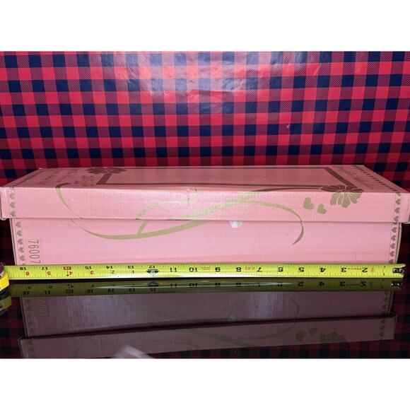 JOSEPHINA COLLECTION 18" FINE PORCELAIN ANIMATED MUSICAL DOLL IN BOX - Picture 6 of 8